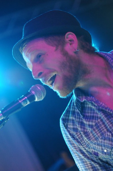 Aaron Ivey at La Zona Rosa, Austin, Texas, 05/08/10