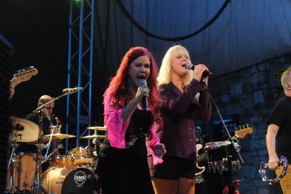 The B-52s at Stubb's BarBQ, Austin, Texas - 11/02/11 - photo by jeff barrin