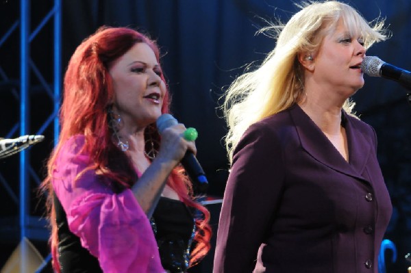 The B-52s at Stubb's BarBQ, Austin, Texas - 11/02/11 - photo by jeff barrin