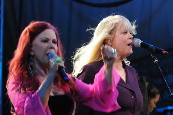 The B-52s at Stubb's BarBQ, Austin, Texas - 11/02/11 - photo by jeff barrin