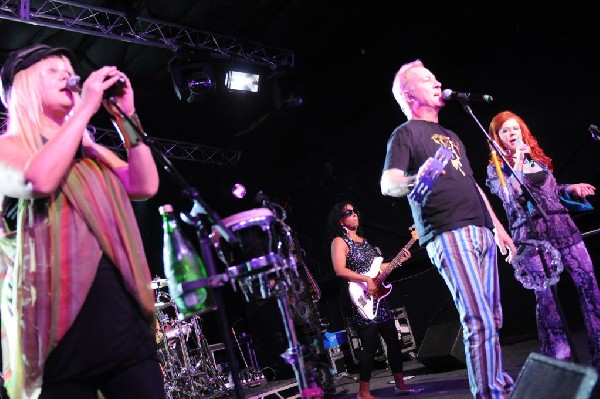 The B-52s at La Zona Rosa, Austin, Texas 05/15/10