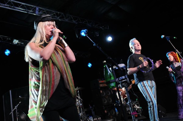 The B-52s at La Zona Rosa, Austin, Texas 05/15/10