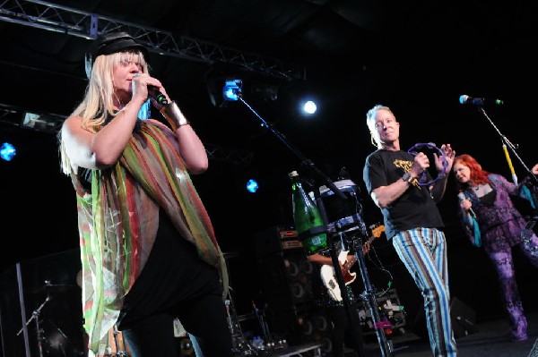 The B-52s at La Zona Rosa, Austin, Texas 05/15/10