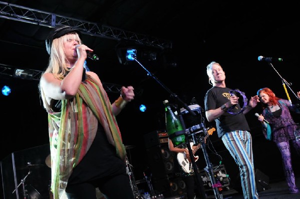 The B-52s at La Zona Rosa, Austin, Texas 05/15/10