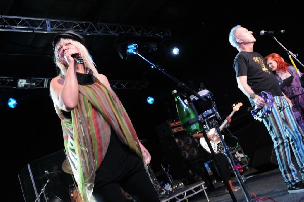 The B-52s at La Zona Rosa, Austin, Texas 05/15/10