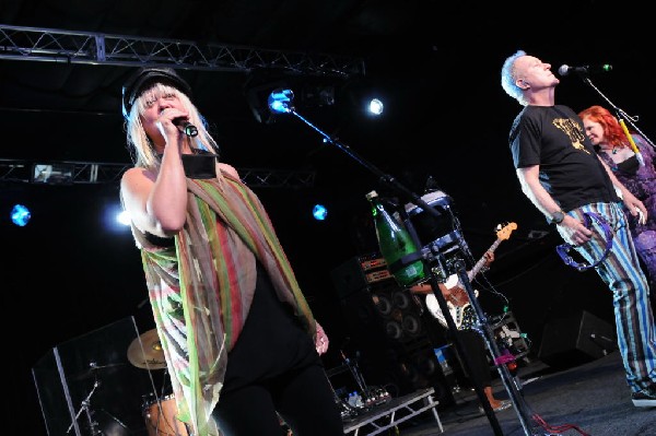 The B-52s at La Zona Rosa, Austin, Texas 05/15/10