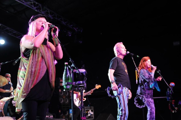 The B-52s at La Zona Rosa, Austin, Texas 05/15/10
