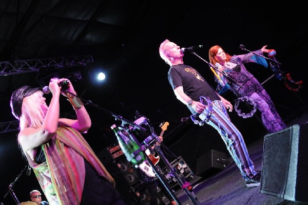The B-52s at La Zona Rosa, Austin, Texas 05/15/10