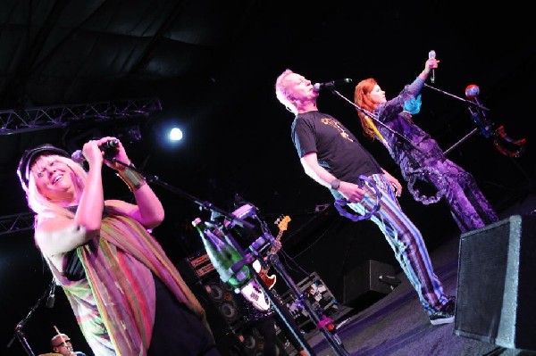 The B-52s at La Zona Rosa, Austin, Texas 05/15/10