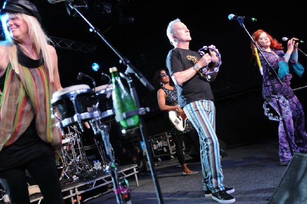 The B-52s at La Zona Rosa, Austin, Texas 05/15/10