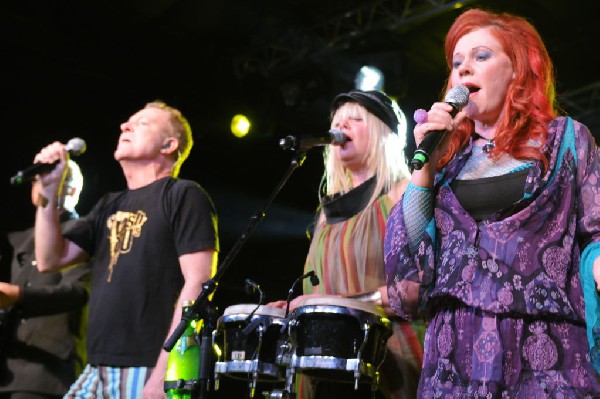 The B-52s at La Zona Rosa, Austin, Texas 05/15/10