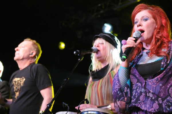 The B-52s at La Zona Rosa, Austin, Texas 05/15/10