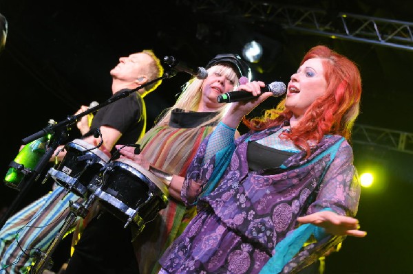 The B-52s at La Zona Rosa, Austin, Texas 05/15/10