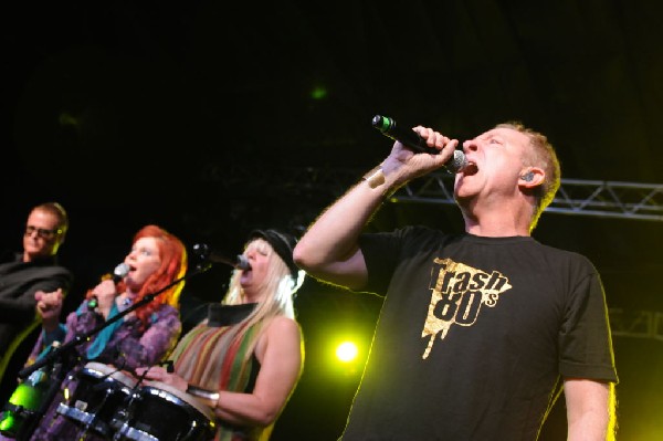 The B-52s at La Zona Rosa, Austin, Texas 05/15/10