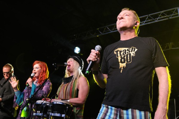 The B-52s at La Zona Rosa, Austin, Texas 05/15/10