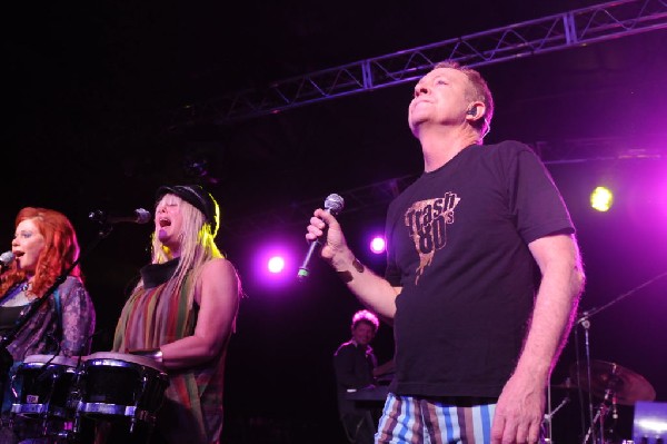 The B-52s at La Zona Rosa, Austin, Texas 05/15/10