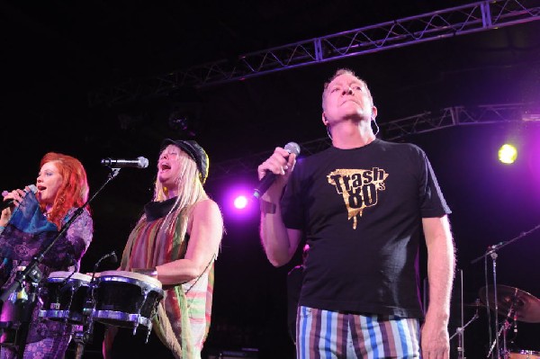 The B-52s at La Zona Rosa, Austin, Texas 05/15/10