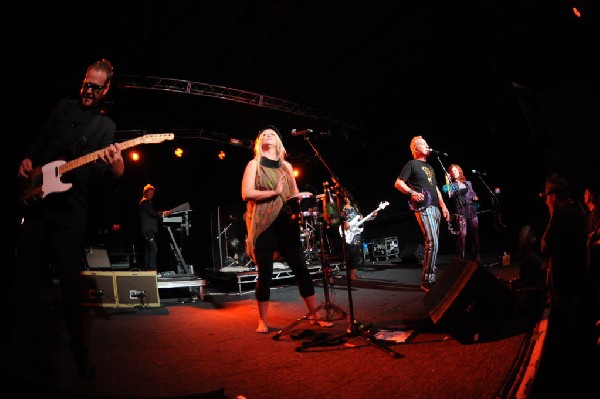 The B-52s at La Zona Rosa, Austin, Texas 05/15/10