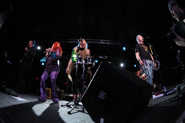 The B-52s at La Zona Rosa, Austin, Texas 05/15/10