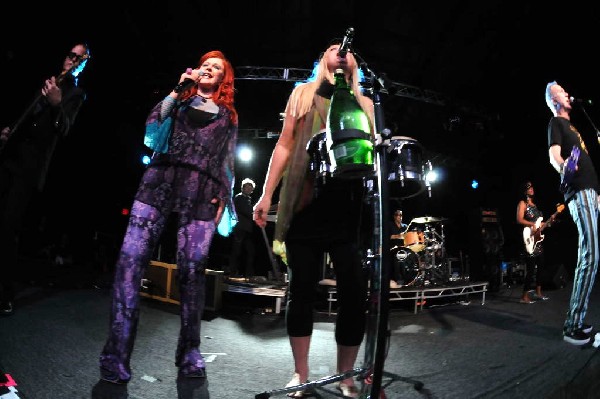 The B-52s at La Zona Rosa, Austin, Texas 05/15/10