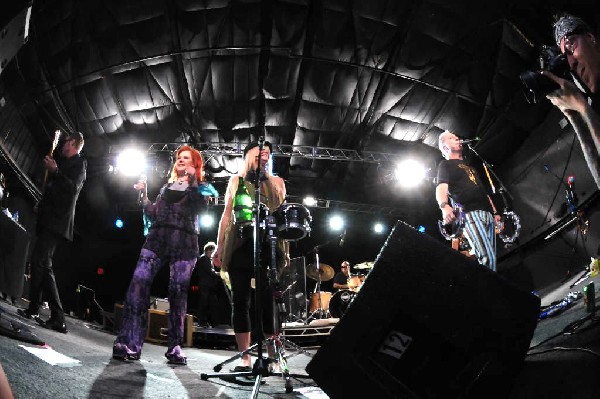 The B-52s at La Zona Rosa, Austin, Texas 05/15/10