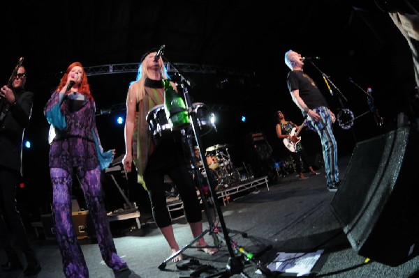 The B-52s at La Zona Rosa, Austin, Texas 05/15/10