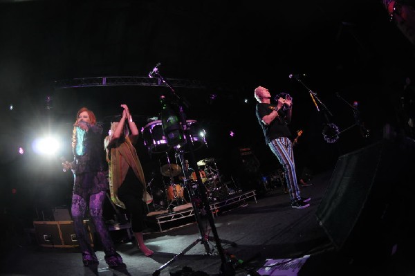 The B-52s at La Zona Rosa, Austin, Texas 05/15/10