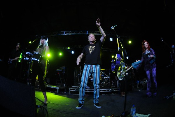 The B-52s at La Zona Rosa, Austin, Texas 05/15/10