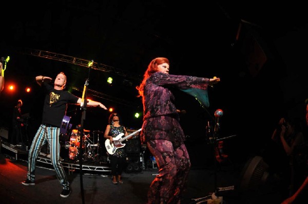 The B-52s at La Zona Rosa, Austin, Texas 05/15/10