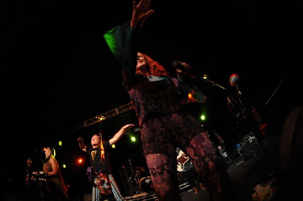 The B-52s at La Zona Rosa, Austin, Texas 05/15/10