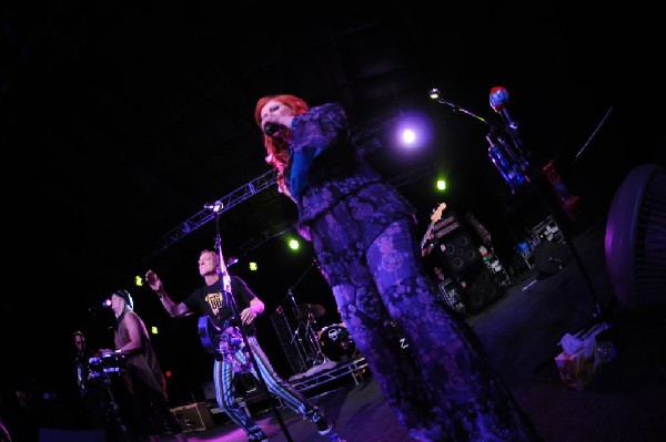 The B-52s at La Zona Rosa, Austin, Texas 05/15/10