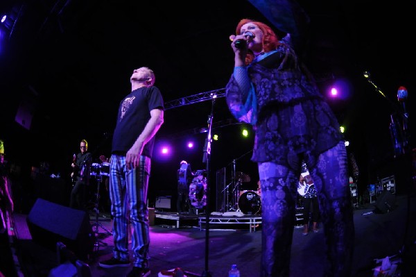 The B-52s at La Zona Rosa, Austin, Texas 05/15/10