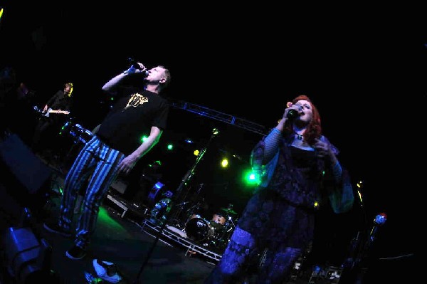 The B-52s at La Zona Rosa, Austin, Texas 05/15/10