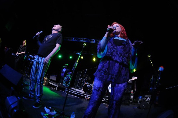 The B-52s at La Zona Rosa, Austin, Texas 05/15/10
