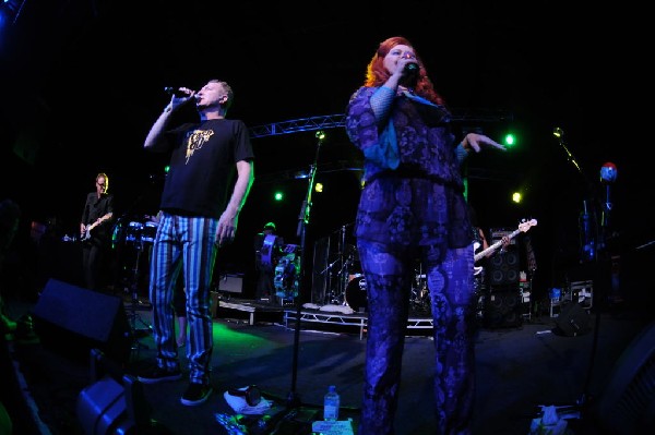 The B-52s at La Zona Rosa, Austin, Texas 05/15/10
