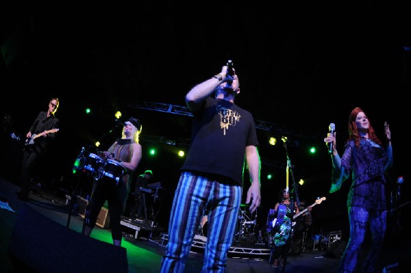 The B-52s at La Zona Rosa, Austin, Texas 05/15/10