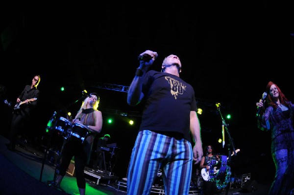 The B-52s at La Zona Rosa, Austin, Texas 05/15/10