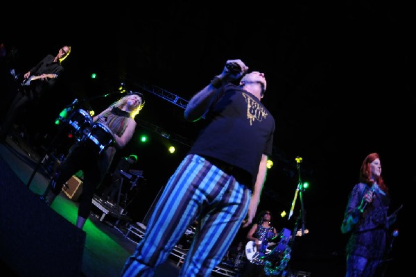 The B-52s at La Zona Rosa, Austin, Texas 05/15/10