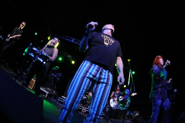 The B-52s at La Zona Rosa, Austin, Texas 05/15/10