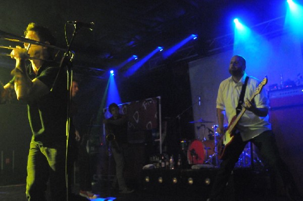 Big D & The Kids Table