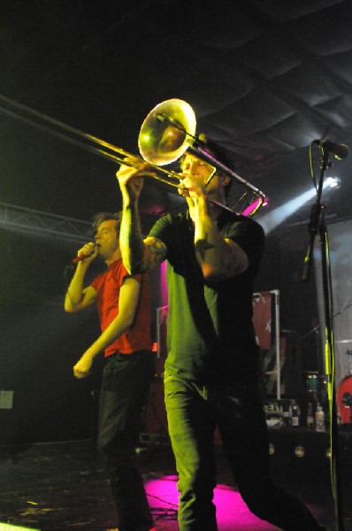 Big D & The Kids Table