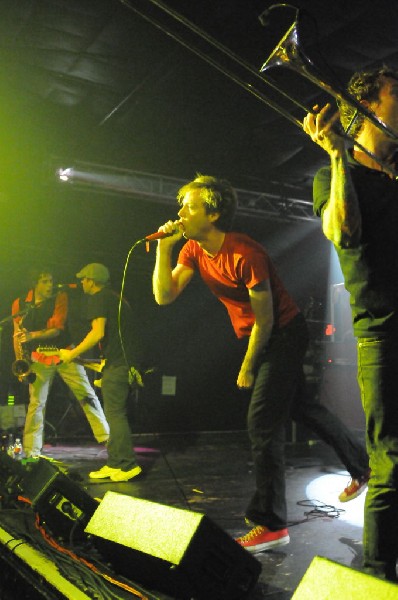 Big D & The Kids Table