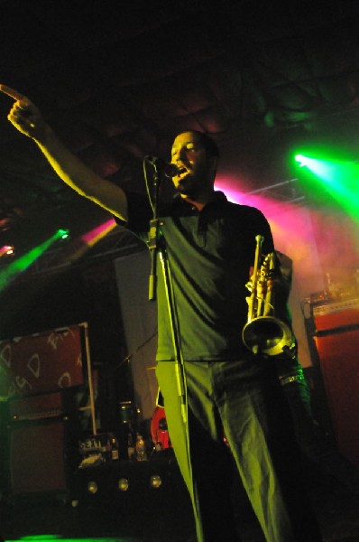 Big D & The Kids Table