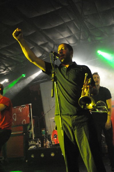 Big D & The Kids Table