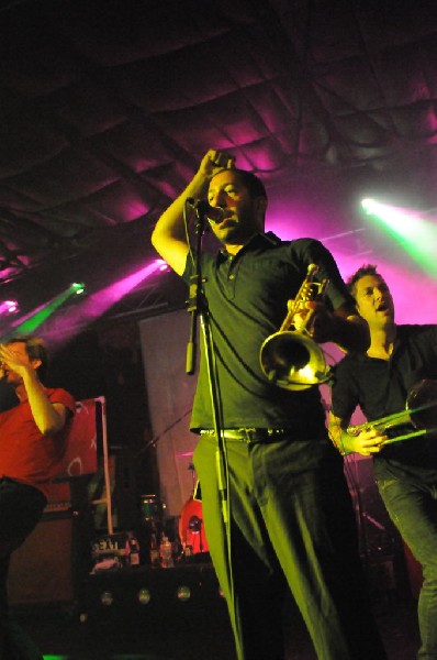 Big D & The Kids Table