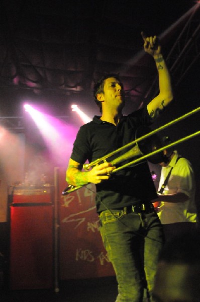 Big D & The Kids Table