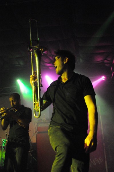 Big D & The Kids Table