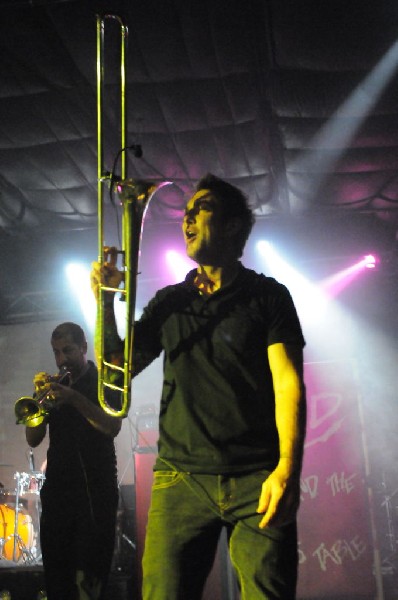 Big D & The Kids Table