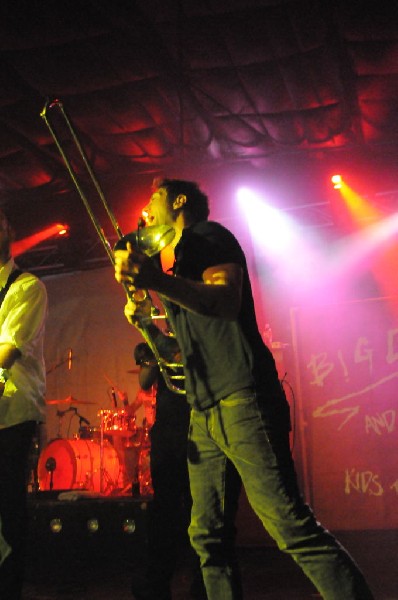 Big D & The Kids Table