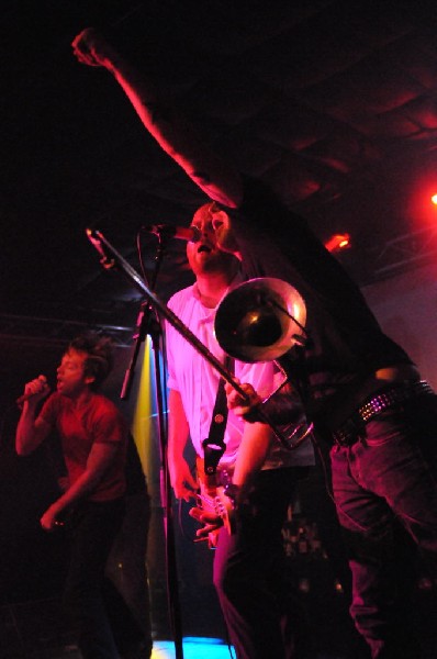 Big D & The Kids Table